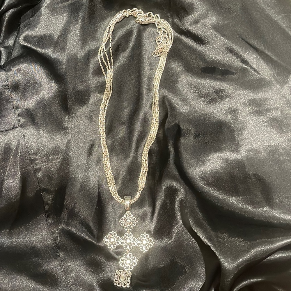 "Fashion trend retro cross pendant Christian necklace for women.